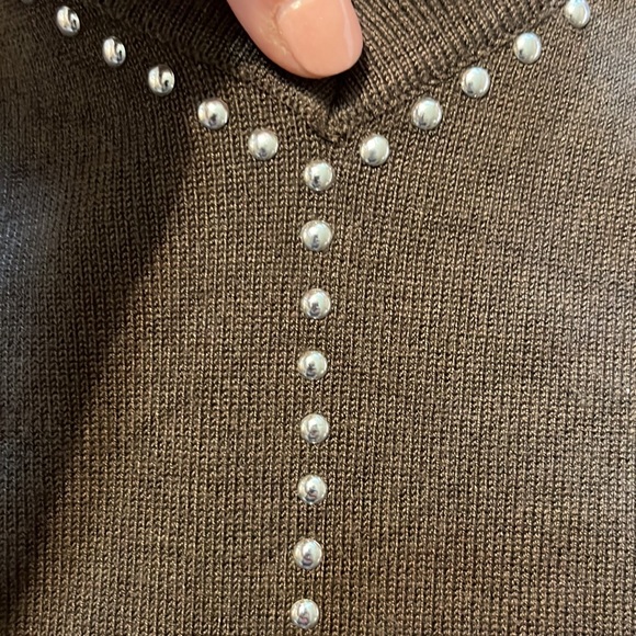 Army green 89th & Madison tunic/sweater silver beading on front Size L - Picture 4 of 9